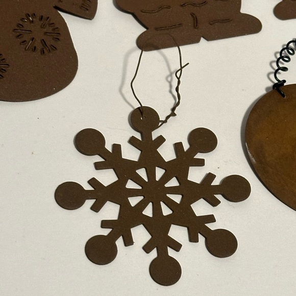 Rustic Metal Ornaments and Garland - Picture 14 of 16